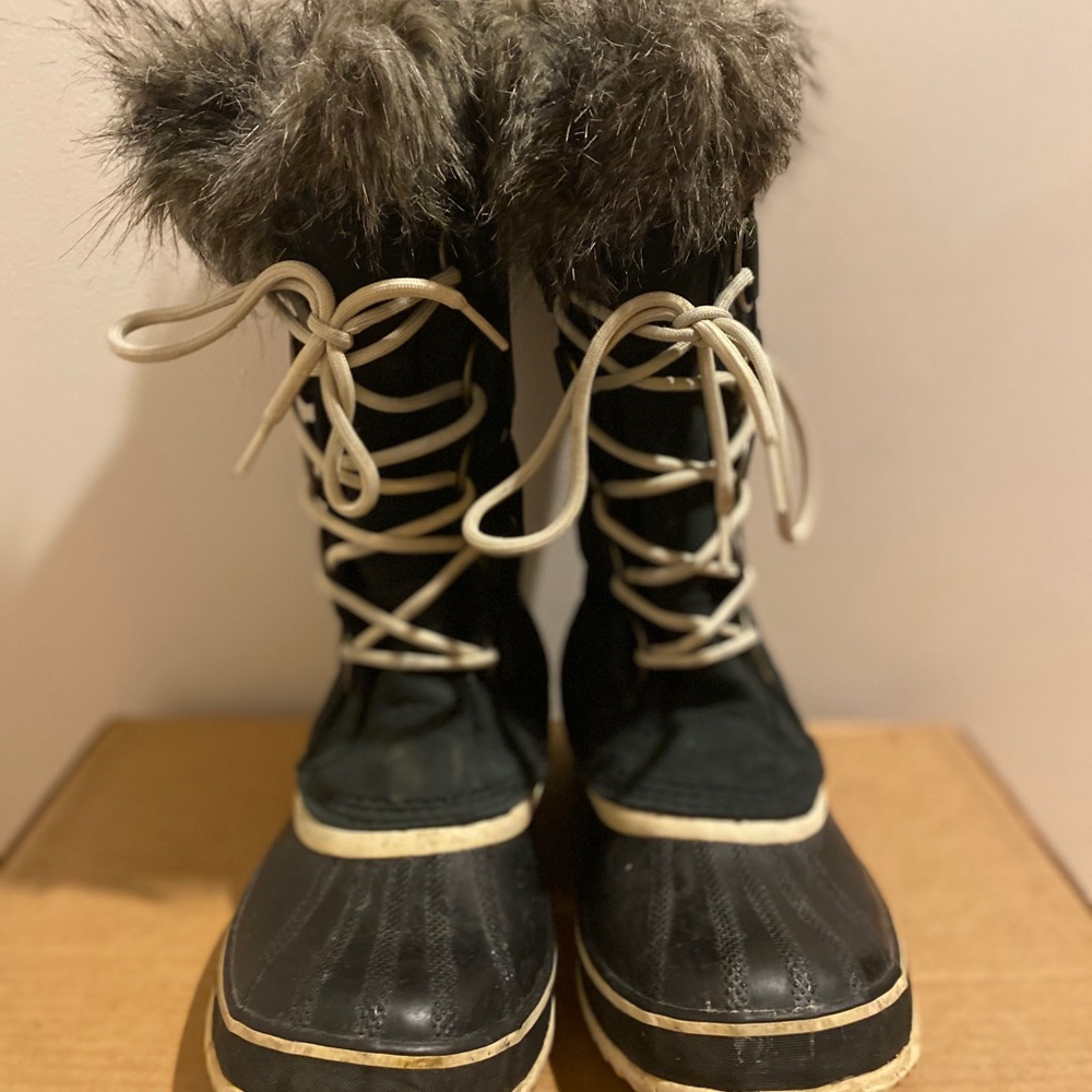 Sorel Joan of Arc Boots, Size 9